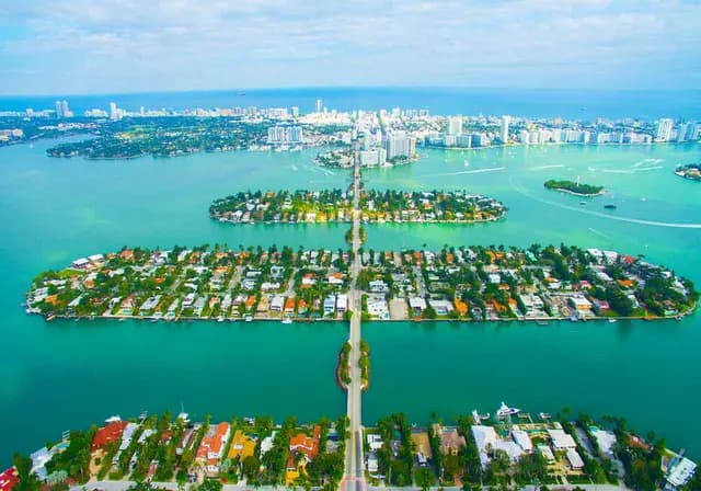 Morning cruise departing Miami marina